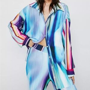 Size 14. Plisse Striped Print Oversized Shirt by Nasty Gal